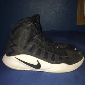 Used Nike Hyperdunk 2016 TB Basketball Shoes